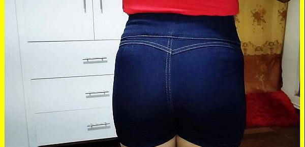  Hermano Mira como me Queda Mi Nuevo Short Jeans - Mi Hermana Caliente me muestra su Short Jeans Porque Quiere Que La Folle